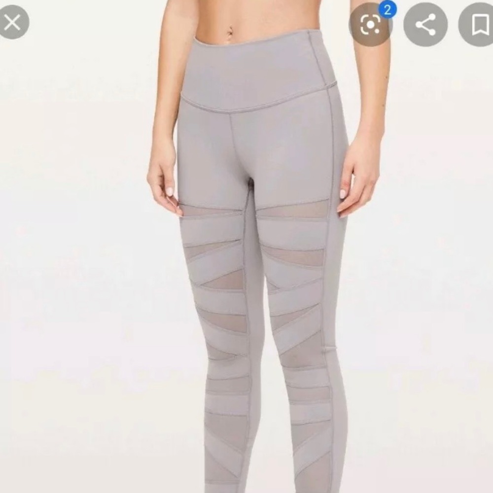 NWOT Lululemon wunder under SIZE 8